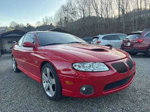 2005 Pontiac GTO Base 2dr Coupe