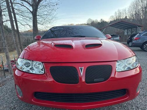 2005 Pontiac GTO Base 2dr Coupe