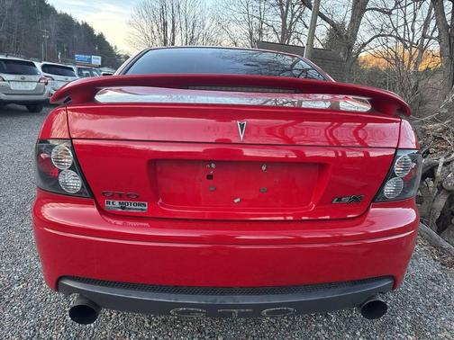 2005 Pontiac GTO Base 2dr Coupe
