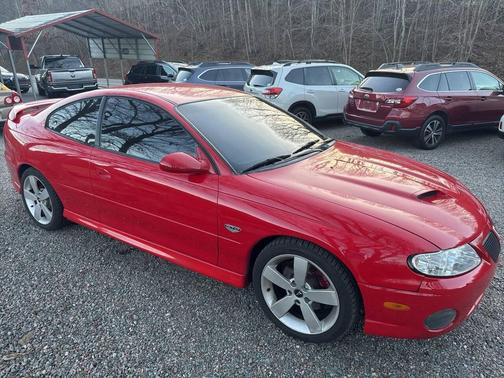 2005 Pontiac GTO Base 2dr Coupe
