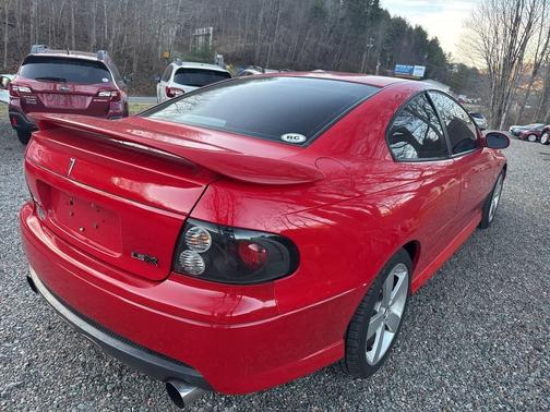 2005 Pontiac GTO Base 2dr Coupe