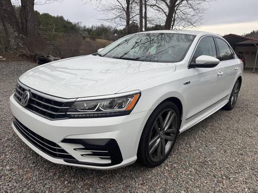 2017 Volkswagen Passat 1.8T R-Line w/Comfort