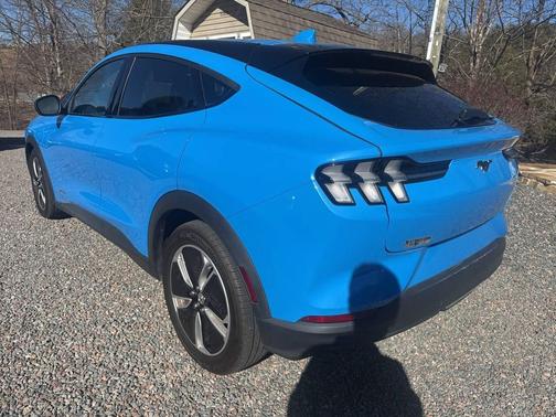 2022 Ford Mustang Mach-E Select