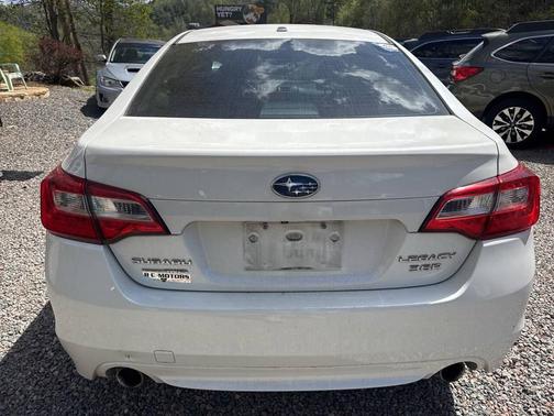 White 2015 Subaru Legacy Limited