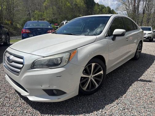 White 2015 Subaru Legacy Limited
