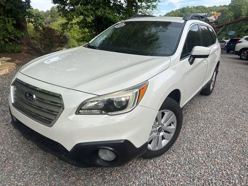 White 2015 Subaru Outback 2.5i Premium
