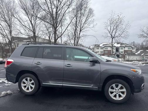 2013 Toyota Highlander SE