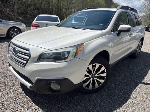 White 2016 Subaru Outback 2.5i Limited