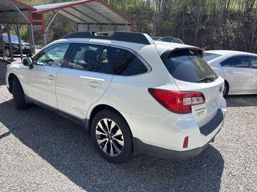 White 2016 Subaru Outback 2.5i Limited