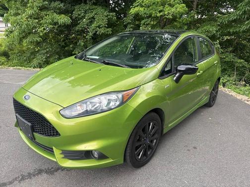 Outrageous Green Metallic Tinted Clearcoat 2019 Ford Fiesta ST Line