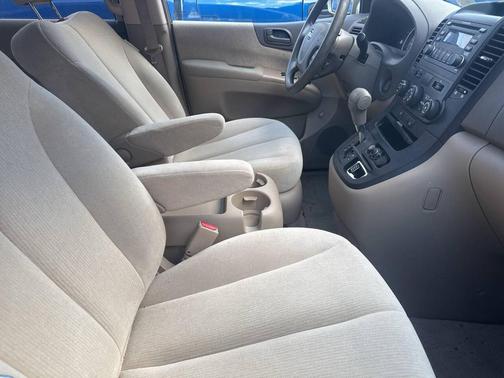 2006 Kia Sedona LX