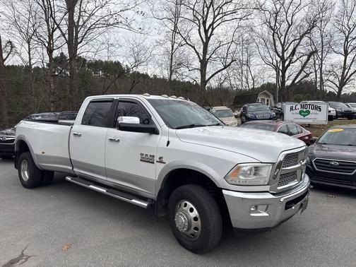 2015 RAM 3500 Laramie 4x4 4dr Crew Cab 8 ft. LB DRW Pickup
