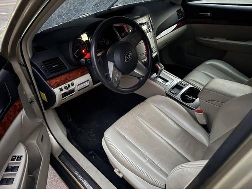 2010 Subaru Outback 2.5 i Limited