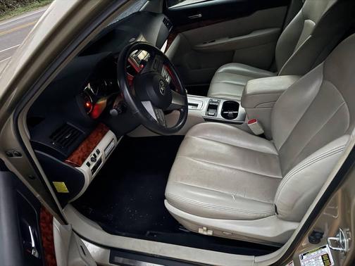 2010 Subaru Outback 2.5 i Limited