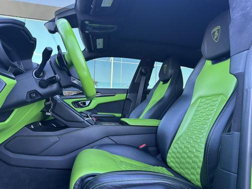 2021 Lamborghini Urus Base