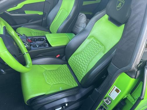 2021 Lamborghini Urus Base