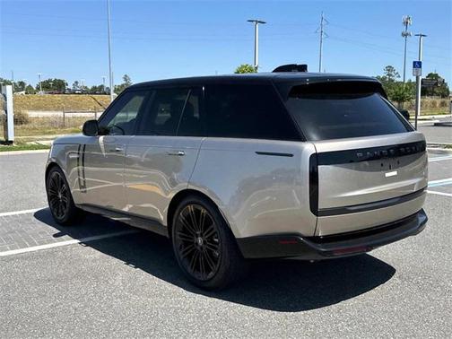 2025 Land Rover Range Rover P530 SE