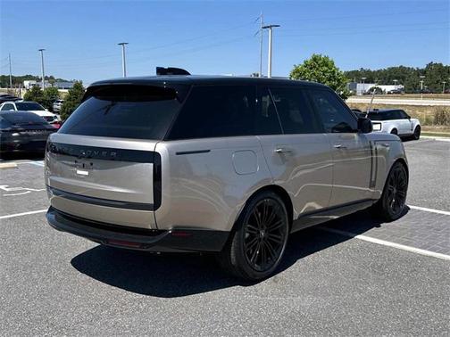 2025 Land Rover Range Rover P530 SE