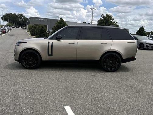 2025 Land Rover Range Rover P400 SE 7 Seat