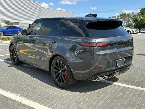 2025 Land Rover Range Rover Sport SE