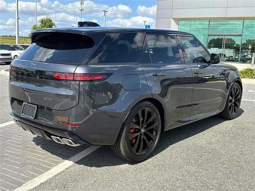 2025 Land Rover Range Rover Sport SE