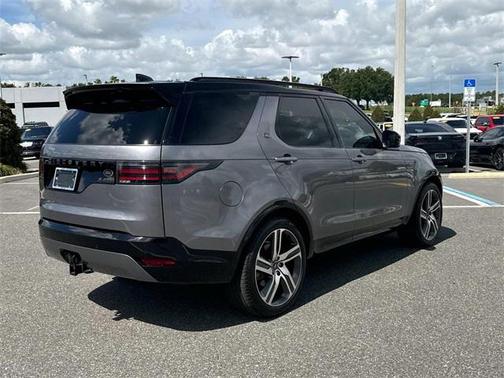 2022 Land Rover Discovery P300 S R-Dynamic