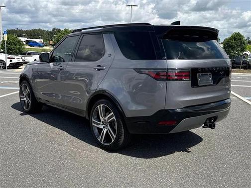 2022 Land Rover Discovery P300 S R-Dynamic