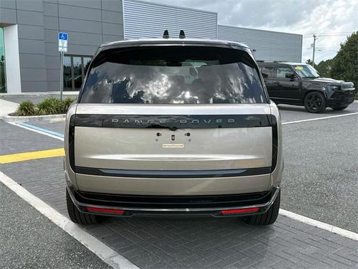 2025 Land Rover Range Rover P550e SE