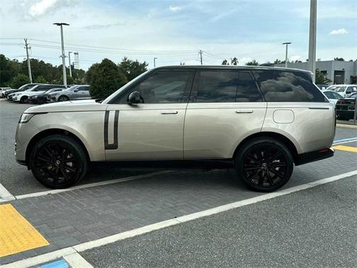 2025 Land Rover Range Rover P550e SE