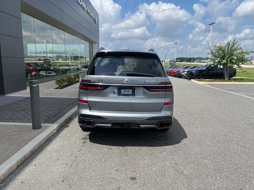 2023 BMW X7 M60i