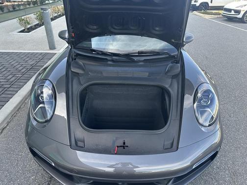 2020 Porsche 911 Carrera