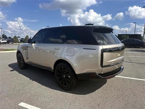 2025 Land Rover Range Rover P550e SE