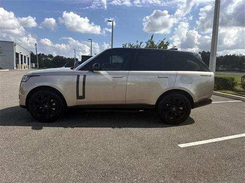 2025 Land Rover Range Rover P550e SE
