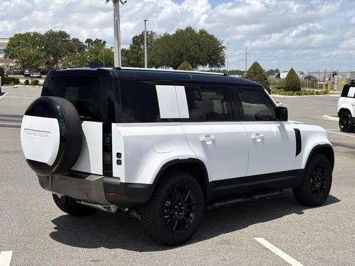 Fuji White 2026 Land Rover Defender P300 S