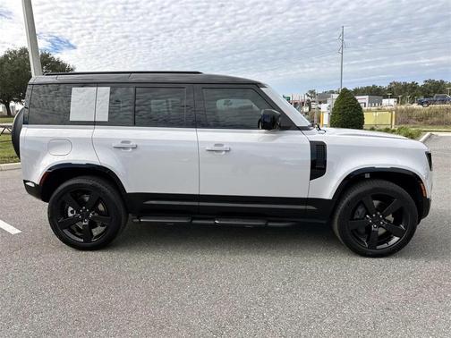 2026 Land Rover Defender P400 X-Dynamic SE