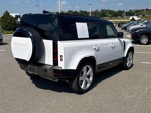 2025 Land Rover Defender 110 P400 X-Dynamic SE