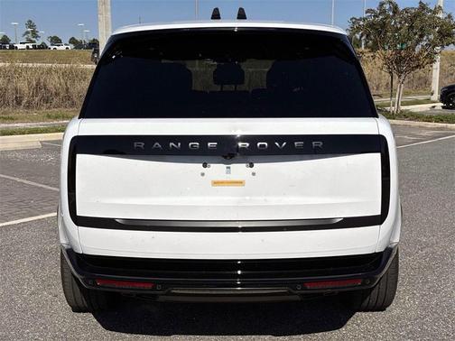 2025 Land Rover Range Rover P530 SE 7 Seat
