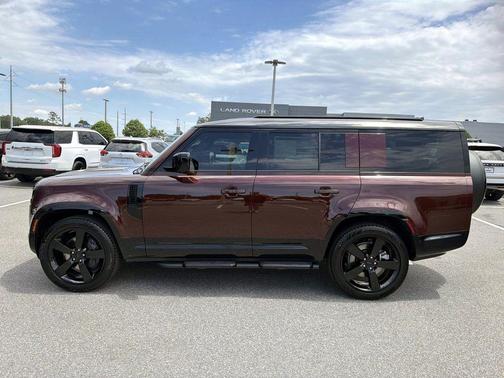 Sedona Red Metallic 2026 Land Rover Defender X-Dynamic SE