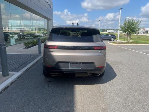 2023 Land Rover Range Rover Sport SE