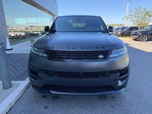 2025 Land Rover Range Rover Sport SE