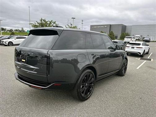 2025 Land Rover Range Rover P400 SE