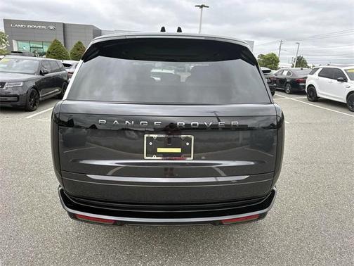 2025 Land Rover Range Rover P400 SE