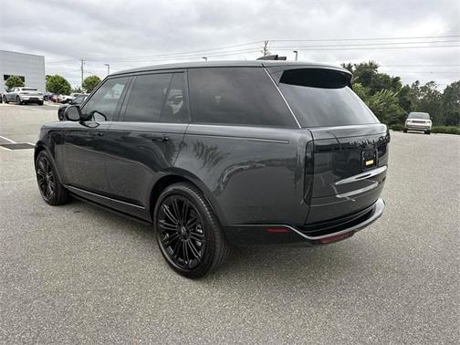 2025 Land Rover Range Rover P400 SE
