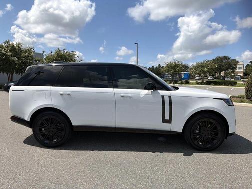 Fuji White 2026 Land Rover Range Rover P400 SE 7 Seat