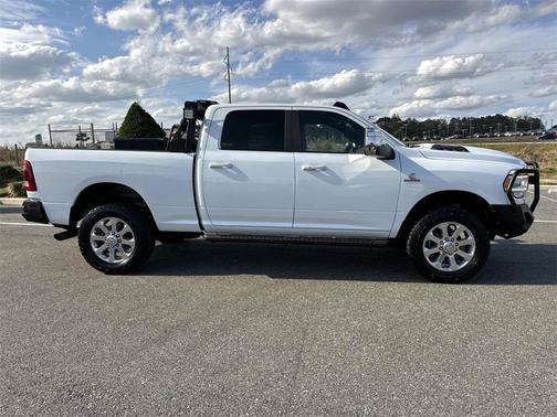 2024 RAM 2500 Laramie Crew Cab 4x4 6'4' Box