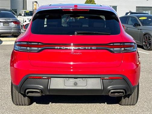 2022 Porsche Macan Base