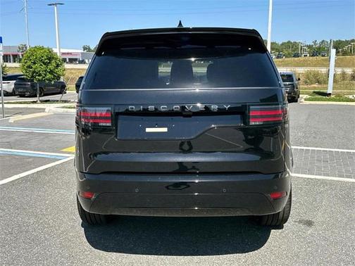 2025 Land Rover Discovery P300 Dynamic SE