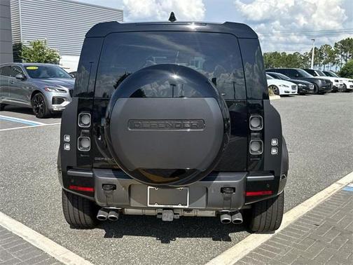 2024 Land Rover Defender 110 P525 Carpathian Edition