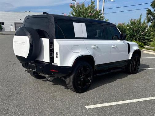 2025 Land Rover Defender 110 V8