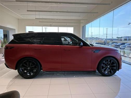 2025 Land Rover Range Rover Sport SE